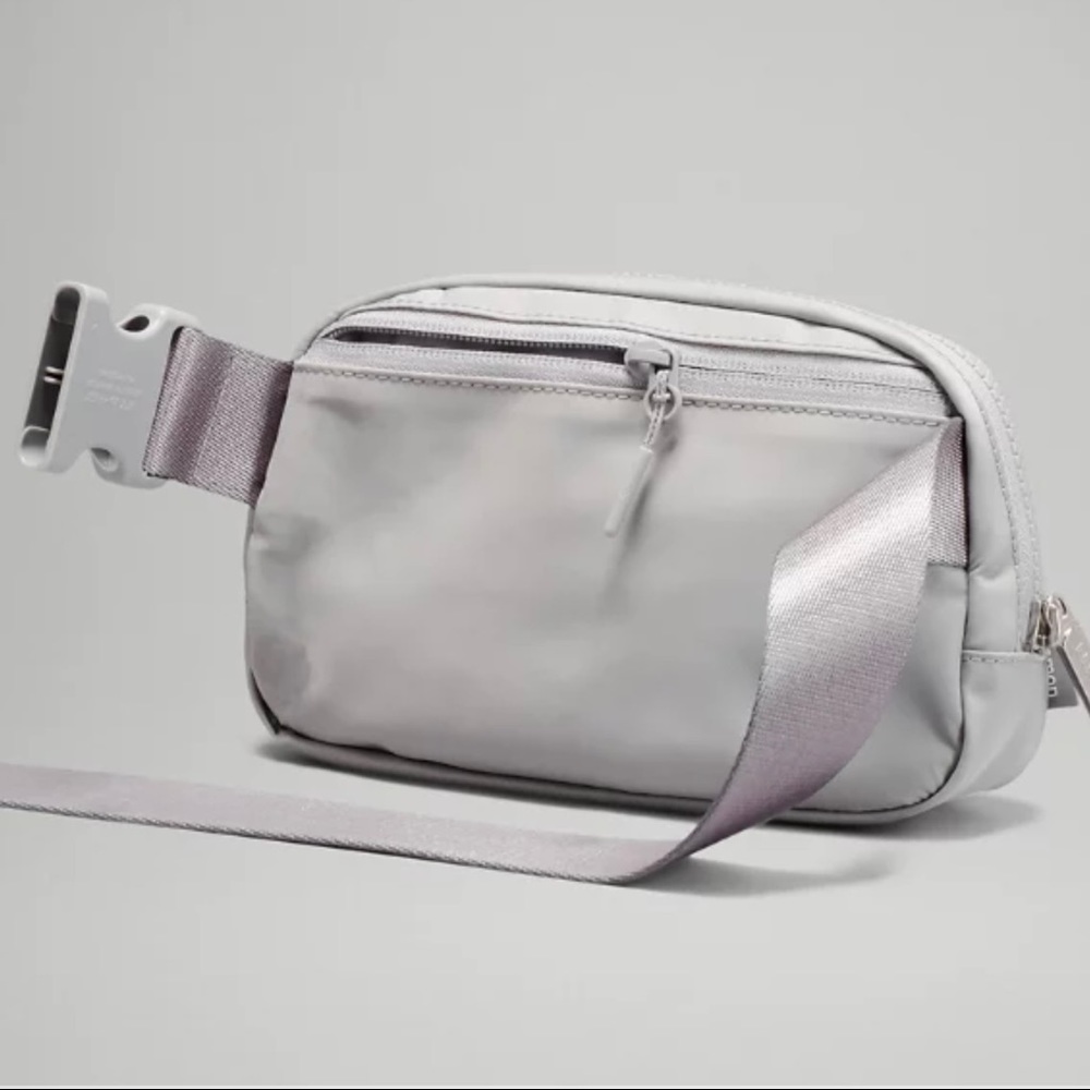 Lululemon Everywhere Belt Bag Silver Drop EBB Fanny Pack NWT - Picture 4 of 8